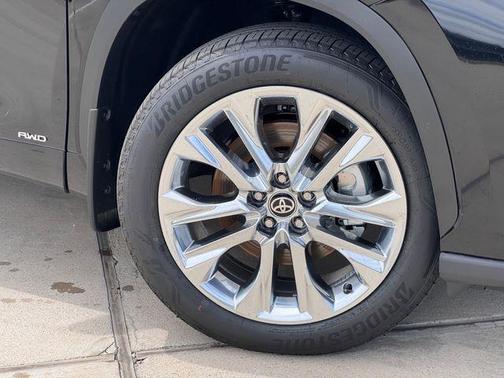 Midnight Black 2026 Toyota Highlander Hybrid Limited