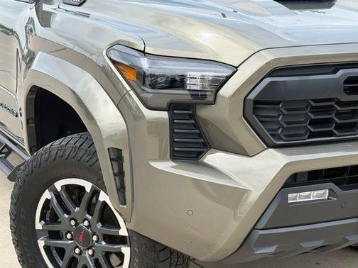 Bronze 2024 Toyota Tacoma Hybrid TRD