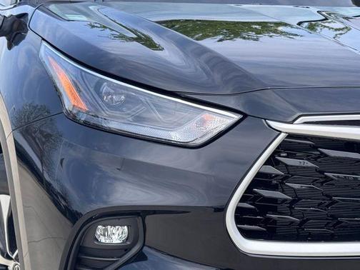 Midnight Black 2026 Toyota Highlander XLE