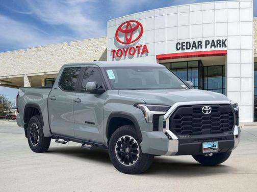 Lunar 2026 Toyota Tundra SR5