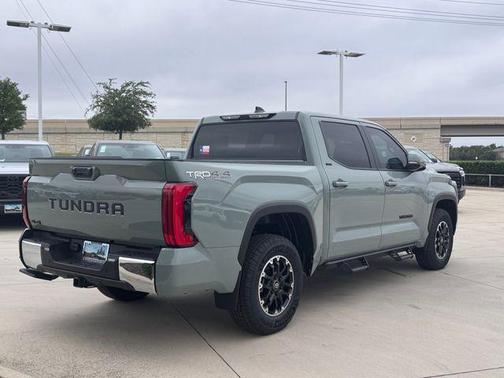 Lunar 2026 Toyota Tundra SR5