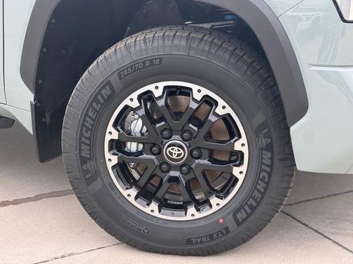 Lunar 2026 Toyota Tundra SR5