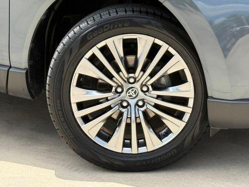 Coastal Gray 2022 Toyota Venza Limited