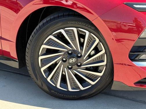 2024 Hyundai SONATA Hybrid SEL