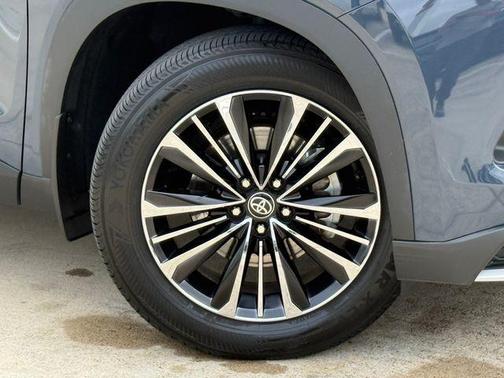 Storm 2025 Toyota Grand Highlander Hybrid MAX Platinum