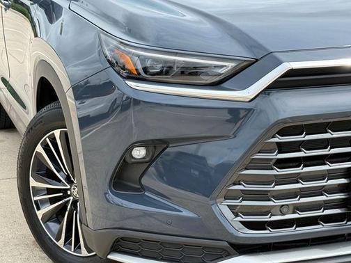 Storm 2025 Toyota Grand Highlander Hybrid MAX Platinum