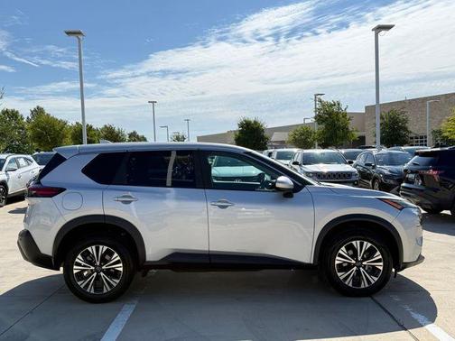 Brilliant Silver Metallic 2023 Nissan Rogue SV
