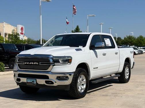 Bright White Clearcoat 2020 RAM 1500 Laramie