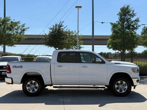 Bright White Clearcoat 2020 RAM 1500 Laramie