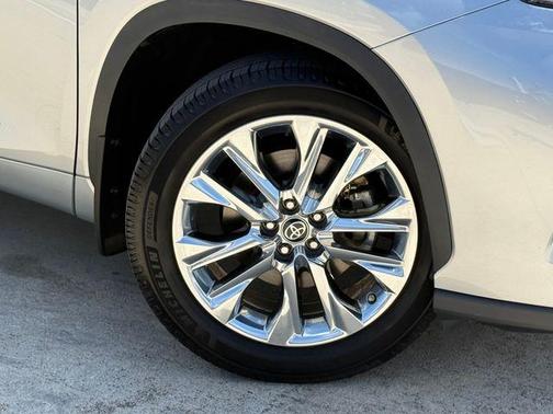 Celestial Silver Metallic 2023 Toyota Highlander Limited