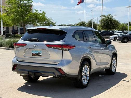 Celestial Silver Metallic 2023 Toyota Highlander Limited