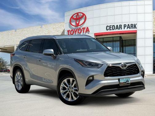 Celestial Silver Metallic 2023 Toyota Highlander Limited