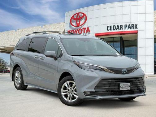 Cement 2022 Toyota Sienna XLE Woodland Edition