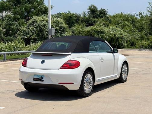 Candy White / Black Roof 2013 Volkswagen Beetle 2.5L