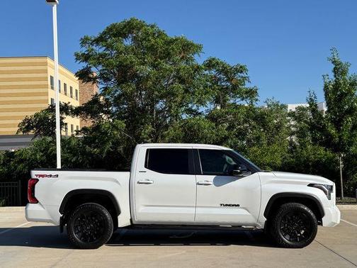 Pearl 2024 Toyota Tundra Limited