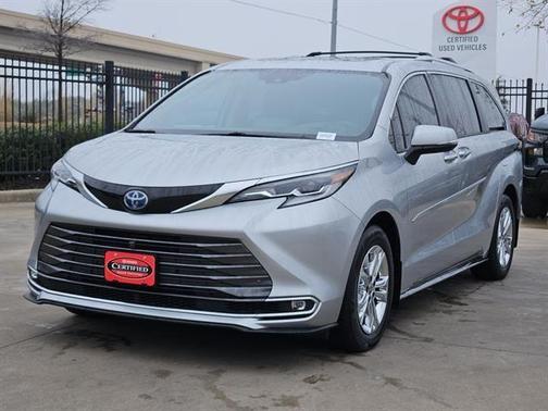 2022 Toyota Sienna Platinum 7 Passenger