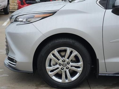 2022 Toyota Sienna Platinum 7 Passenger