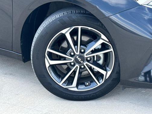 Aurora Black 2023 Kia Forte LXS