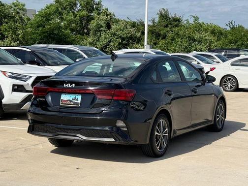 Aurora Black 2023 Kia Forte LXS