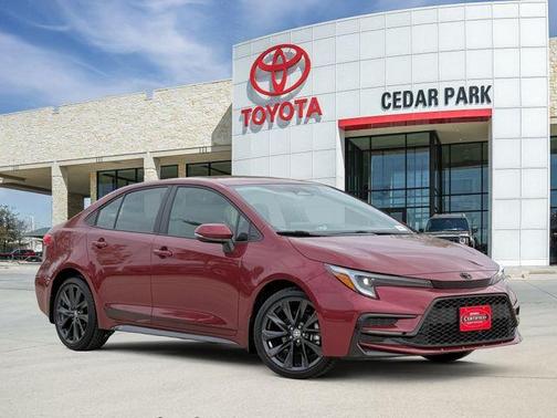 Pearl 2025 Toyota Corolla SE