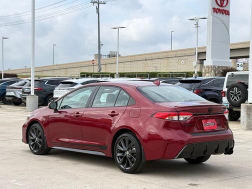 Pearl 2025 Toyota Corolla SE