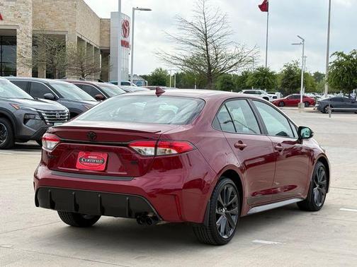 Pearl 2025 Toyota Corolla SE