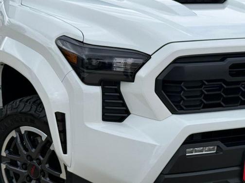 Ice 2025 Toyota Tacoma TRD Sport