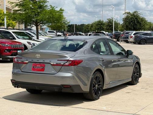 Metal 2026 Toyota Camry SE