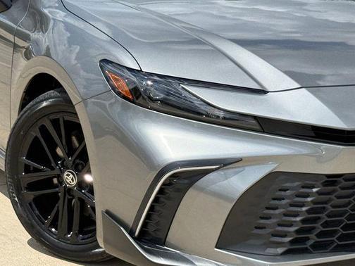 Metal 2026 Toyota Camry SE