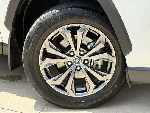 Wind Chill Pearl 2025 Toyota RAV4 Hybrid XLE Premium