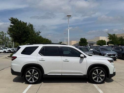 Platinum White Pearl 2024 Honda Pilot Touring
