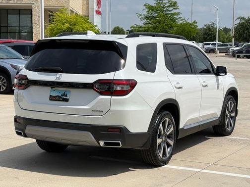 Platinum White Pearl 2024 Honda Pilot Touring