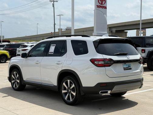 Platinum White Pearl 2024 Honda Pilot Touring