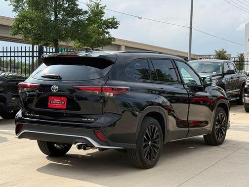 Midnight Black Metallic 2025 Toyota Highlander XSE