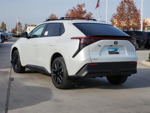 2026 Toyota bZ XLE PLUS