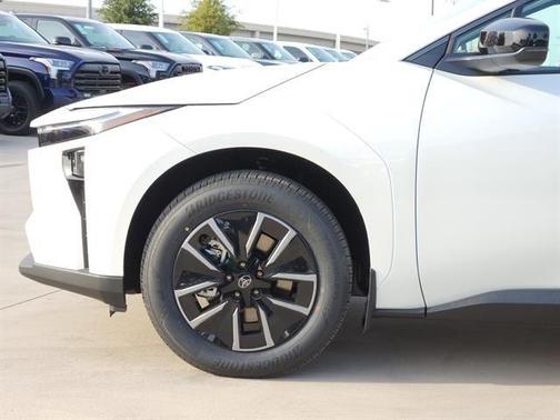 2026 Toyota bZ XLE PLUS