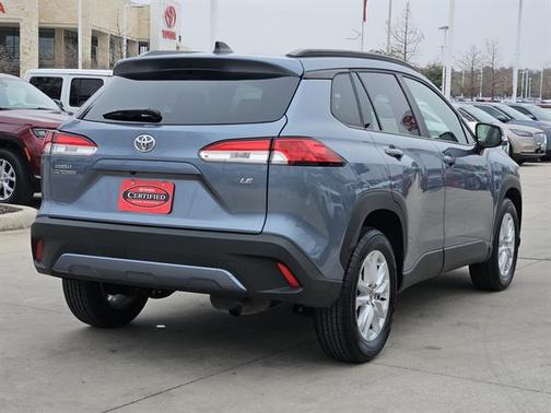 2025 Toyota Corolla Cross LE