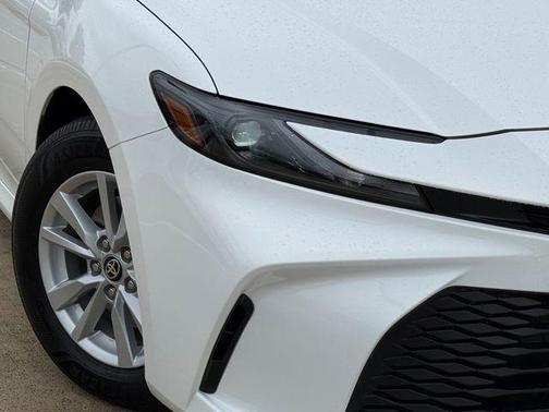 Ice 2026 Toyota Camry LE