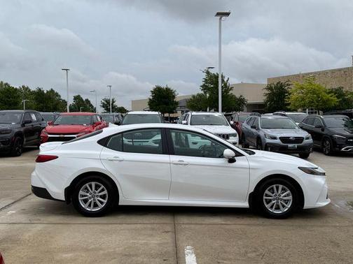 Ice 2026 Toyota Camry LE