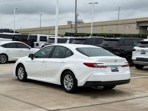 Ice 2026 Toyota Camry LE