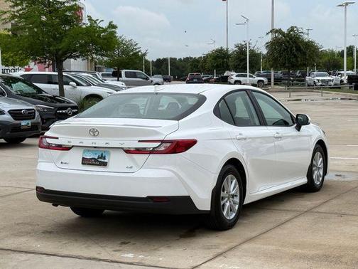 Ice 2026 Toyota Camry LE