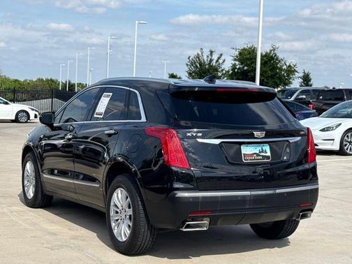 Black Metallic 2019 Cadillac XT5 Luxury