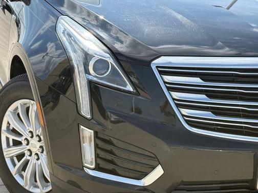 Black Metallic 2019 Cadillac XT5 Luxury