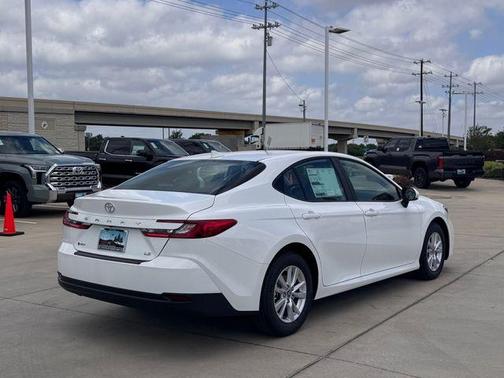 Ice 2026 Toyota Camry LE