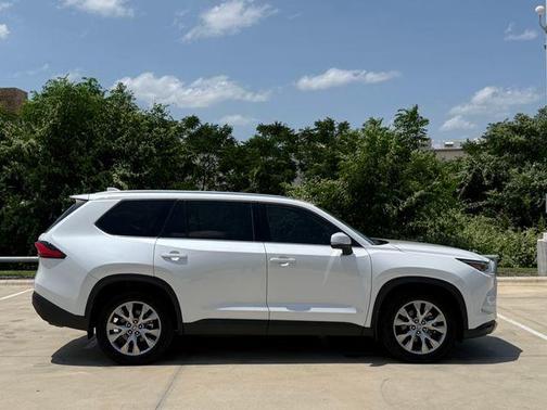 Pearl 2024 Toyota Grand Highlander LIMITED