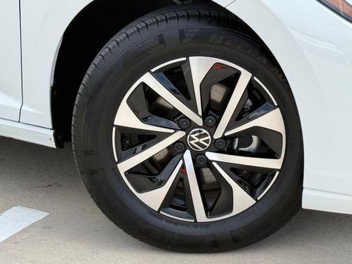 Pure White 2025 Volkswagen Jetta 1.5T S