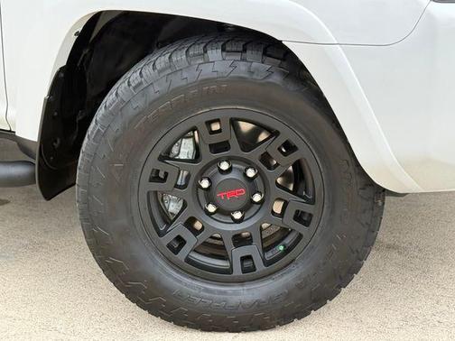 Ice 2023 Toyota 4Runner SR5 Premium