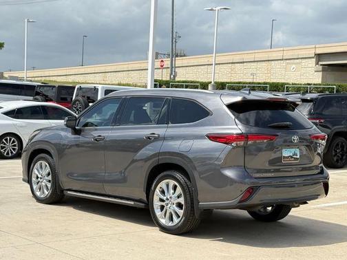 Magnetic Gray Metallic 2023 Toyota Highlander Limited