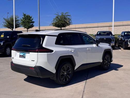 Ice 2026 Toyota RAV4 XLE Premium