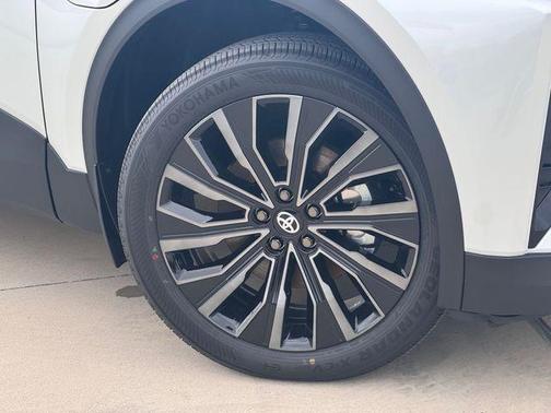 Desert Wind 2026 Toyota C-HR XSE